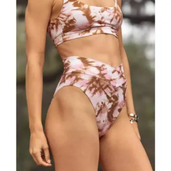 AERIE Crossover High Cut Cheeky Bikini - Picture 3 of 16